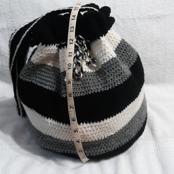 Handmade Crochet drawstring bag - Picture 4 of 11